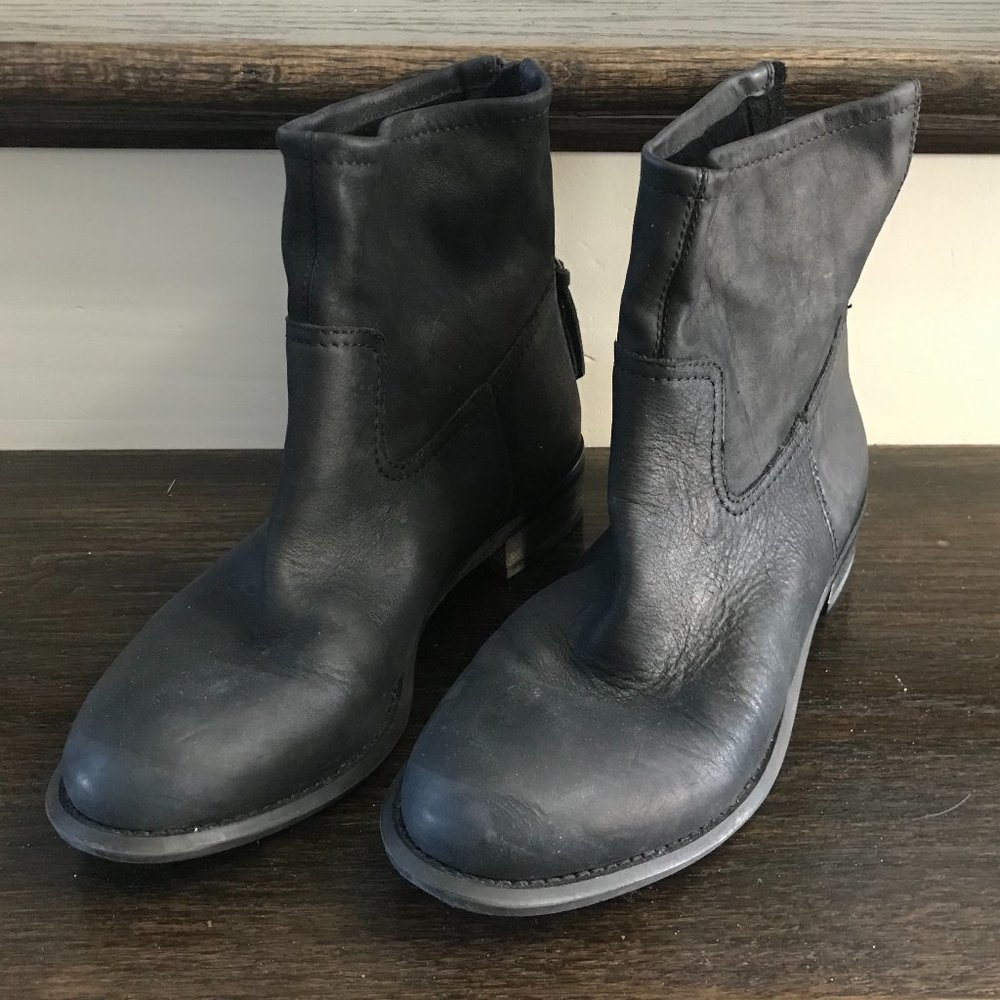 GAP leather boots